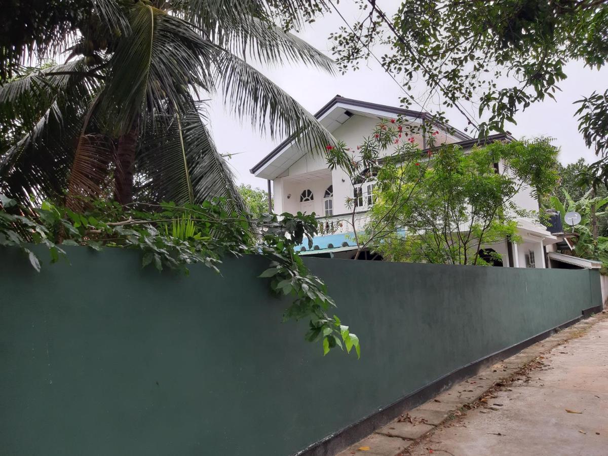 Hellen Homestay Negombo Exteriör bild