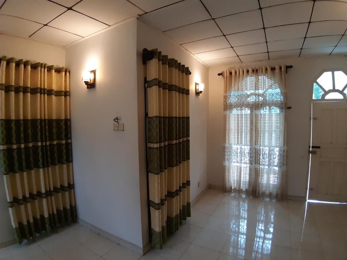 Hellen Homestay Negombo Exteriör bild