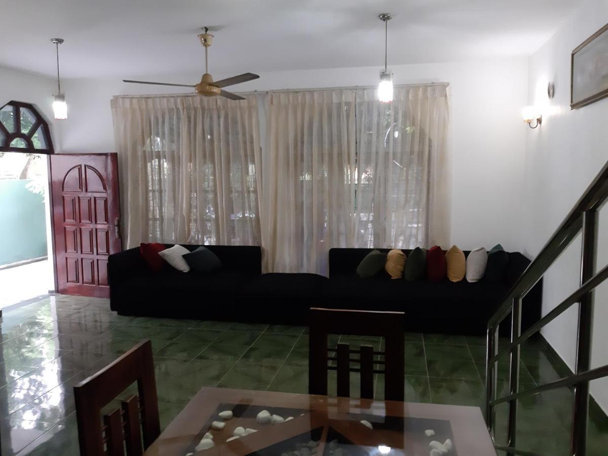 Hellen Homestay Negombo Exteriör bild