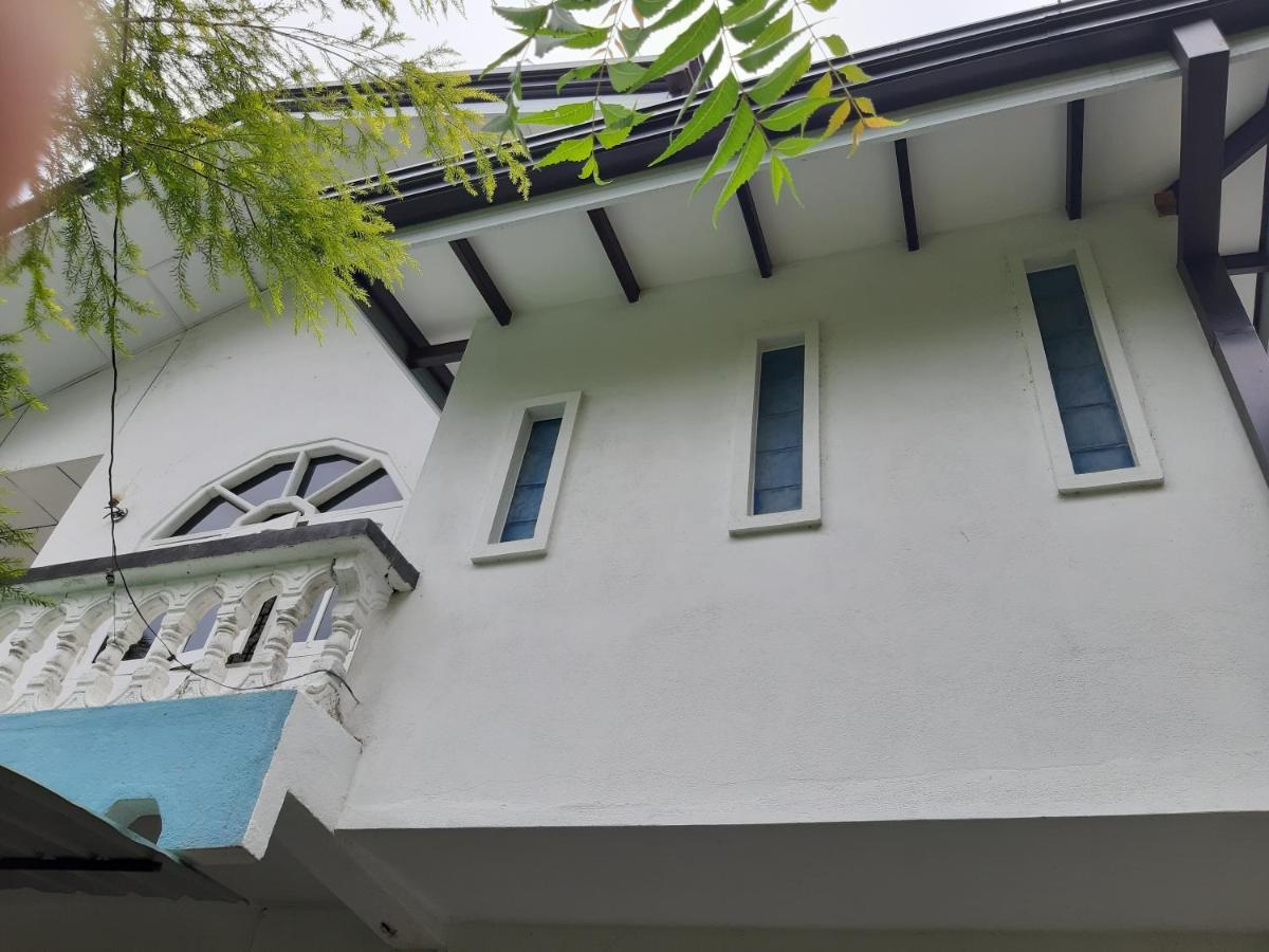 Hellen Homestay Negombo Exteriör bild