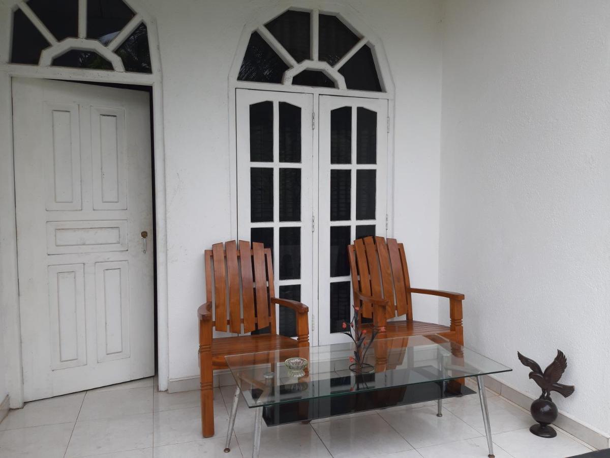 Hellen Homestay Negombo Exteriör bild