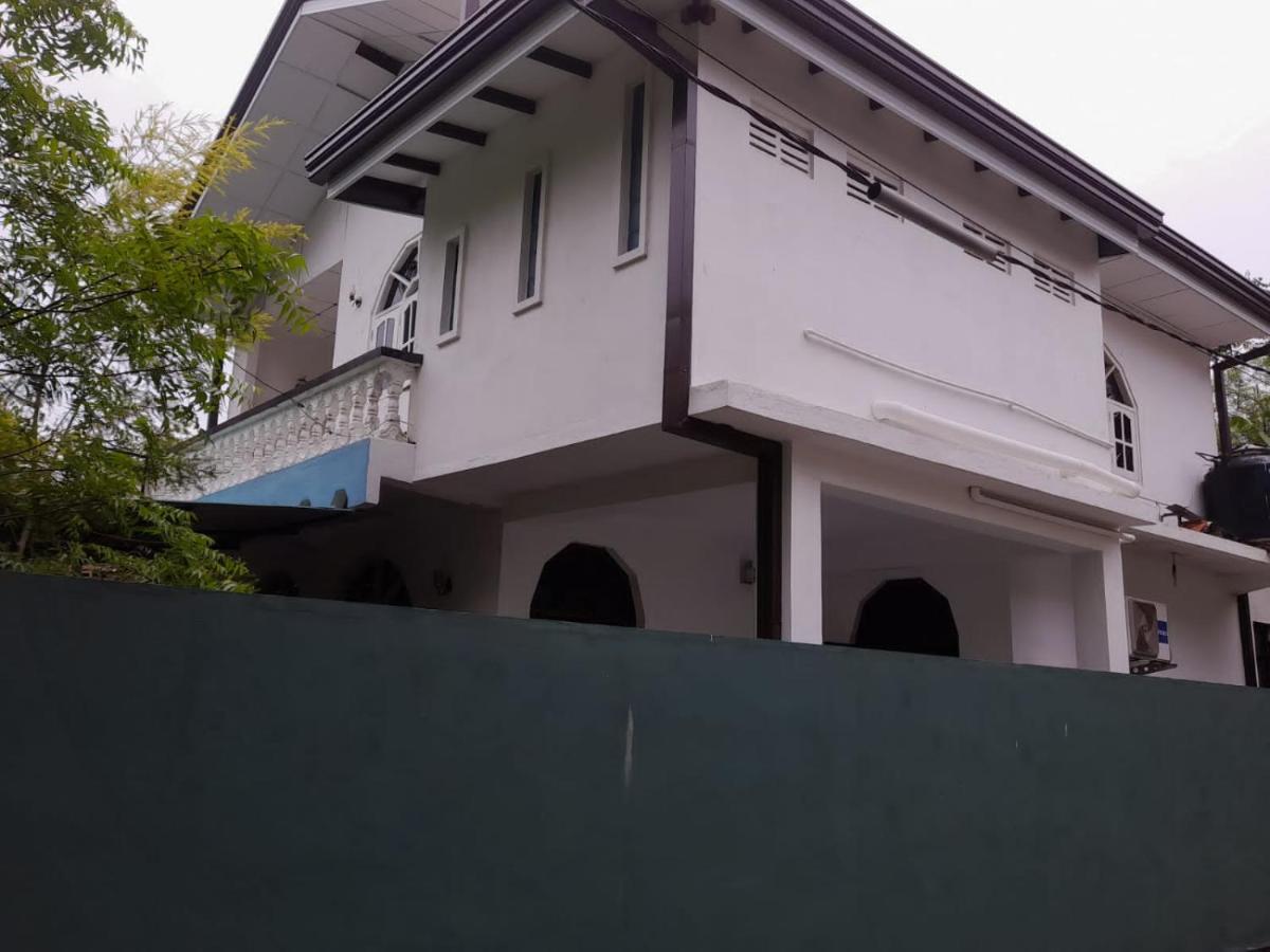 Hellen Homestay Negombo Exteriör bild