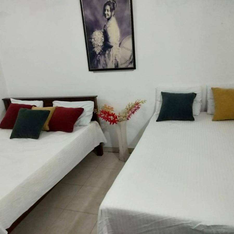 Hellen Homestay Negombo Exteriör bild