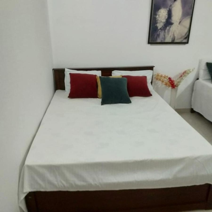 Hellen Homestay Negombo Exteriör bild